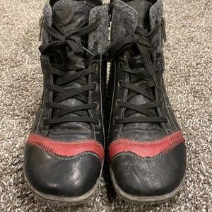 Rieker boots black with red